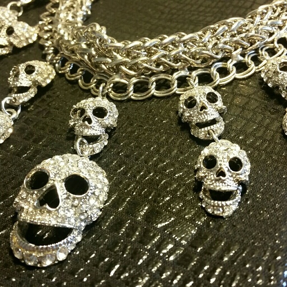Bling Rhinestone Skull Collar Necklace! - Picture 5 of 7